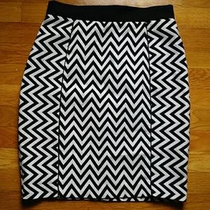 Black and white zig zag pencil skirt
